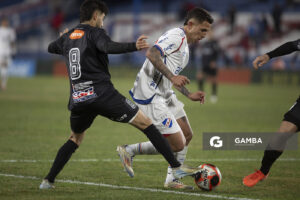 Christian Oliva, de Nacional. Torneo Intermedio. Estadio Gran Parque Central.