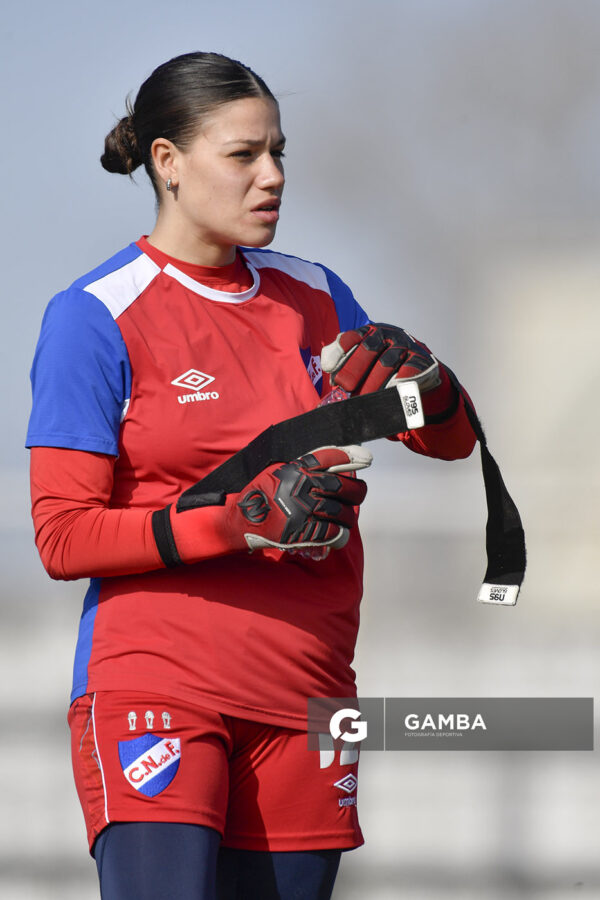 Helena Reja, golera de Nacional. Campeonato Uruguayo de Fútbol Femenino. Estadio Parque Ancap.