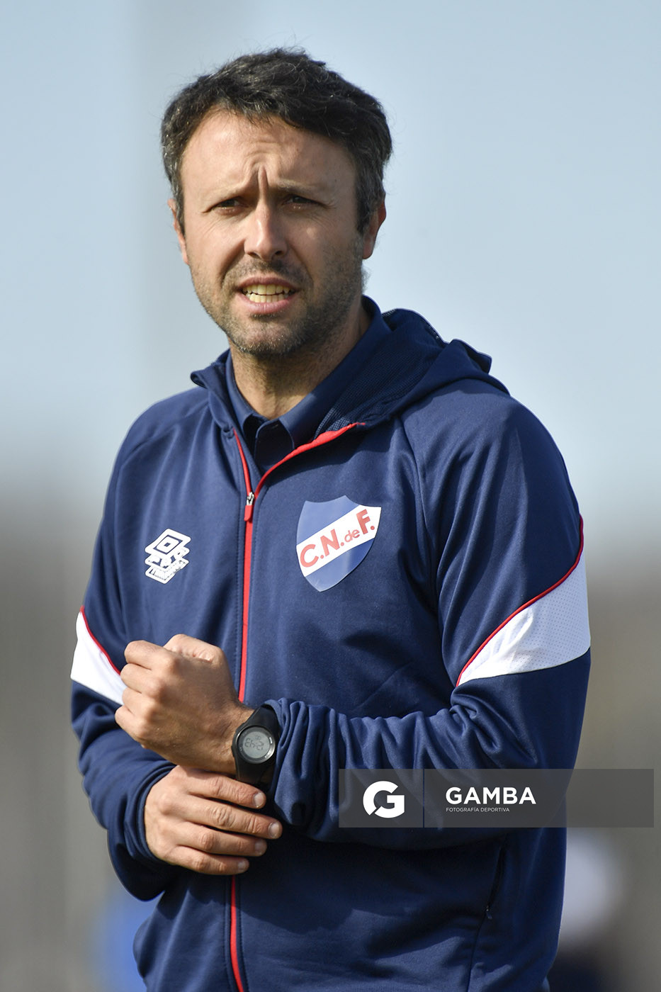Marcel Rauss, director técnico de Nacional. Campeonato Uruguayo de Fútbol Femenino. Estadio Parque Ancap.