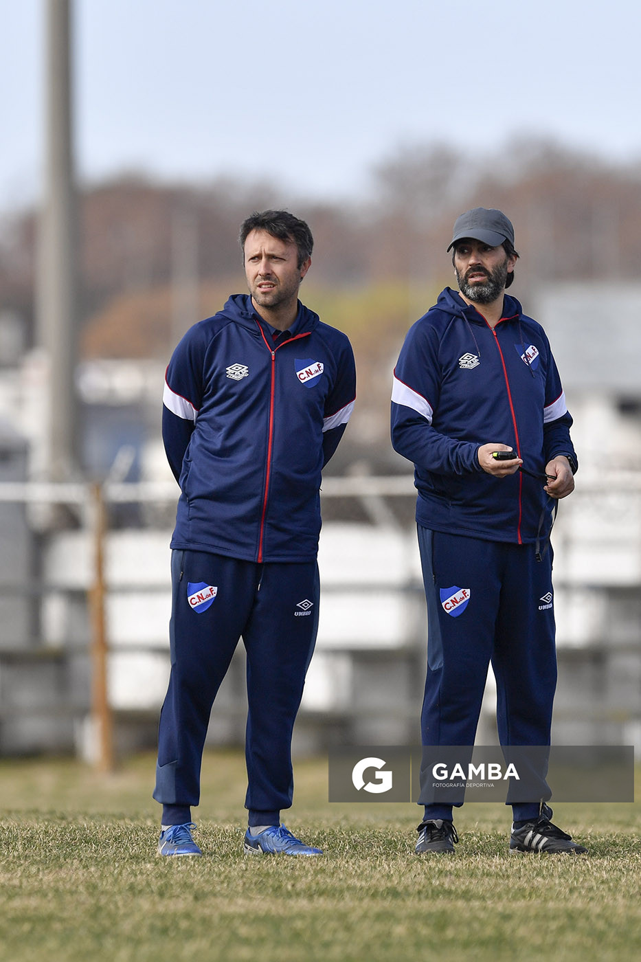 Marcel Rauss, director técnico de Nacional. Nicolás Sierra, preparador físico de Nacional. Campeonato Uruguayo de Fútbol Femenino. Estadio Parque Ancap.