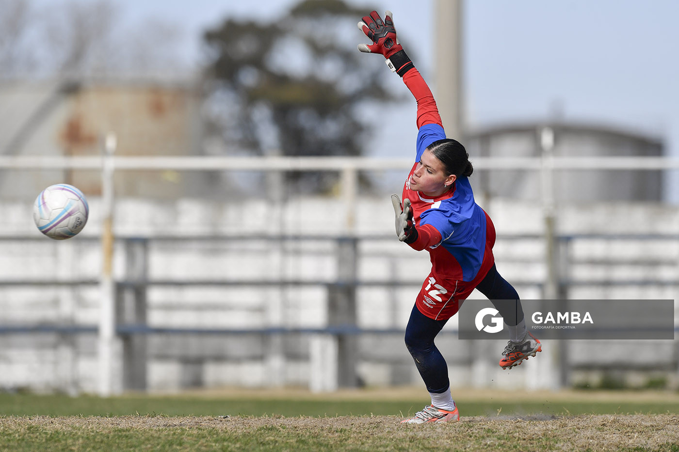 Helena Reja, golera de Nacional. Campeonato Uruguayo de Fútbol Femenino. Estadio Parque Ancap.