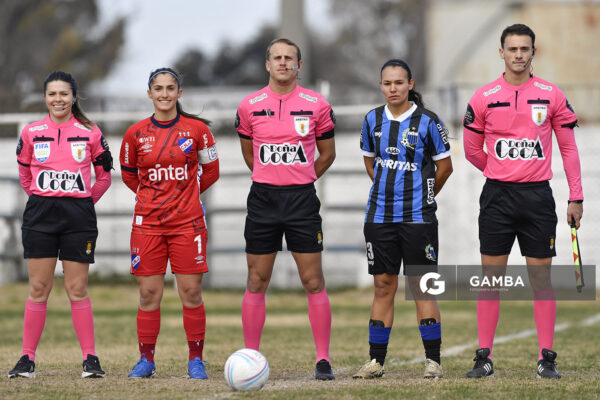 Sergei Paulenko, árbitro central. Campeonato Uruguayo de Fútbol Femenino. Estadio Parque Ancap.