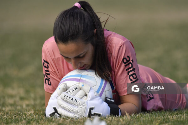Florencia Porley, golera, de Liverpool. Campeonato Uruguayo de Fútbol Femenino. Estadio Parque Ancap.