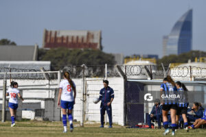 Marcel Rauss, director técnico de Nacional. Campeonato Uruguayo de Fútbol Femenino. Estadio Parque Ancap.