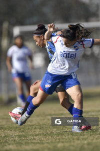 Victoria Galli, de Liverpool. Campeonato Uruguayo de Fútbol Femenino. Estadio Parque Ancap.