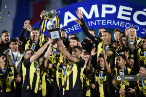 Peñarol Campeón. Torneo Intermedio. Estadio Centenario.