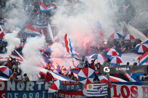 Hinchas de Nacional. Torneo Intermedio. Estadio Centenario.