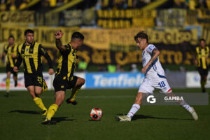 Jeremía Recoba, de Nacional. Torneo Intermedio. Estadio Centenario.