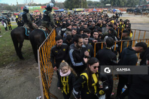 Hinchas de Peñarol. Torneo Intermedio. Estadio Centenario.