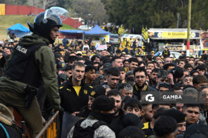 Hinchas de Peñarol. Torneo Intermedio. Estadio Centenario.
