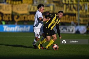 Eric Remedi, de Peñarol. Torneo Intermedio. Estadio Centenario.