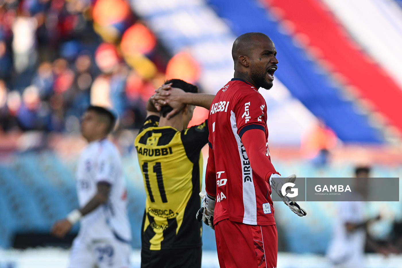 Luis Mejía, golero de Nacional. Torneo Intermedio. Estadio Centenario.