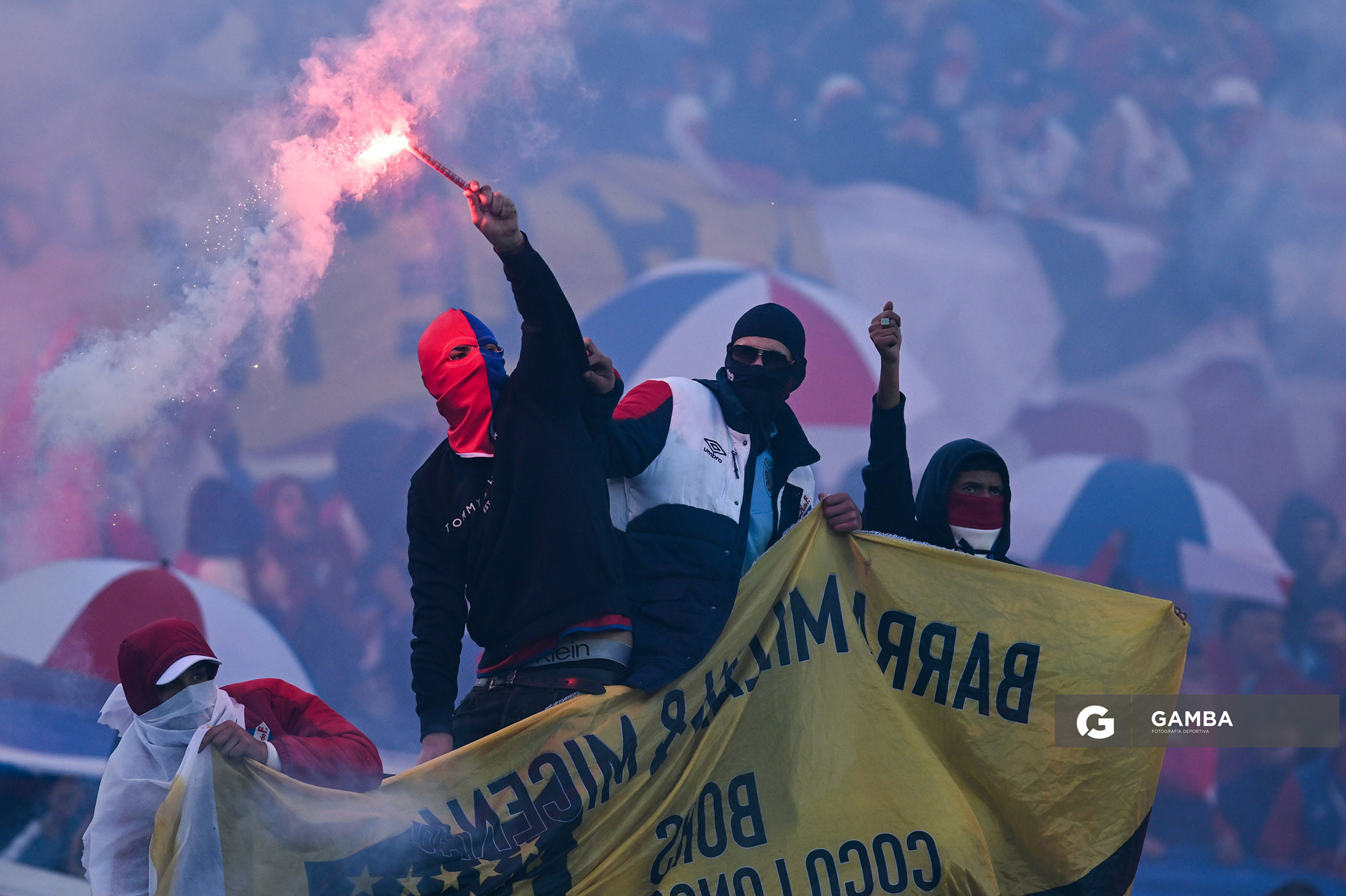 Hinchas de Nacional. Torneo Intermedio. Estadio Centenario.