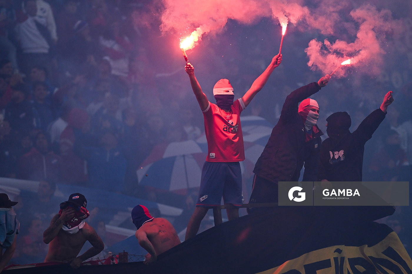 Hinchas de Nacional. Torneo Intermedio. Estadio Centenario.