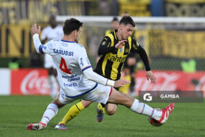 Leandro Umpiérrez, de Peñarol. Torneo Intermedio. Estadio Centenario.