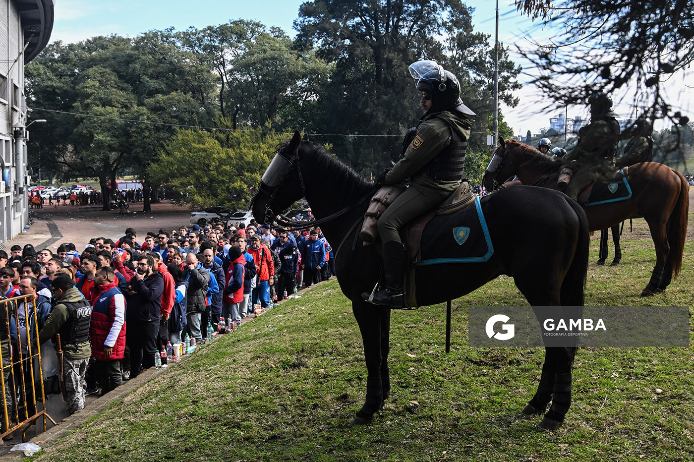 Hinchas de Nacional. Torneo Intermedio. Estadio Centenario.