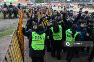 Hinchas de Peñarol. Torneo Intermedio. Estadio Centenario.