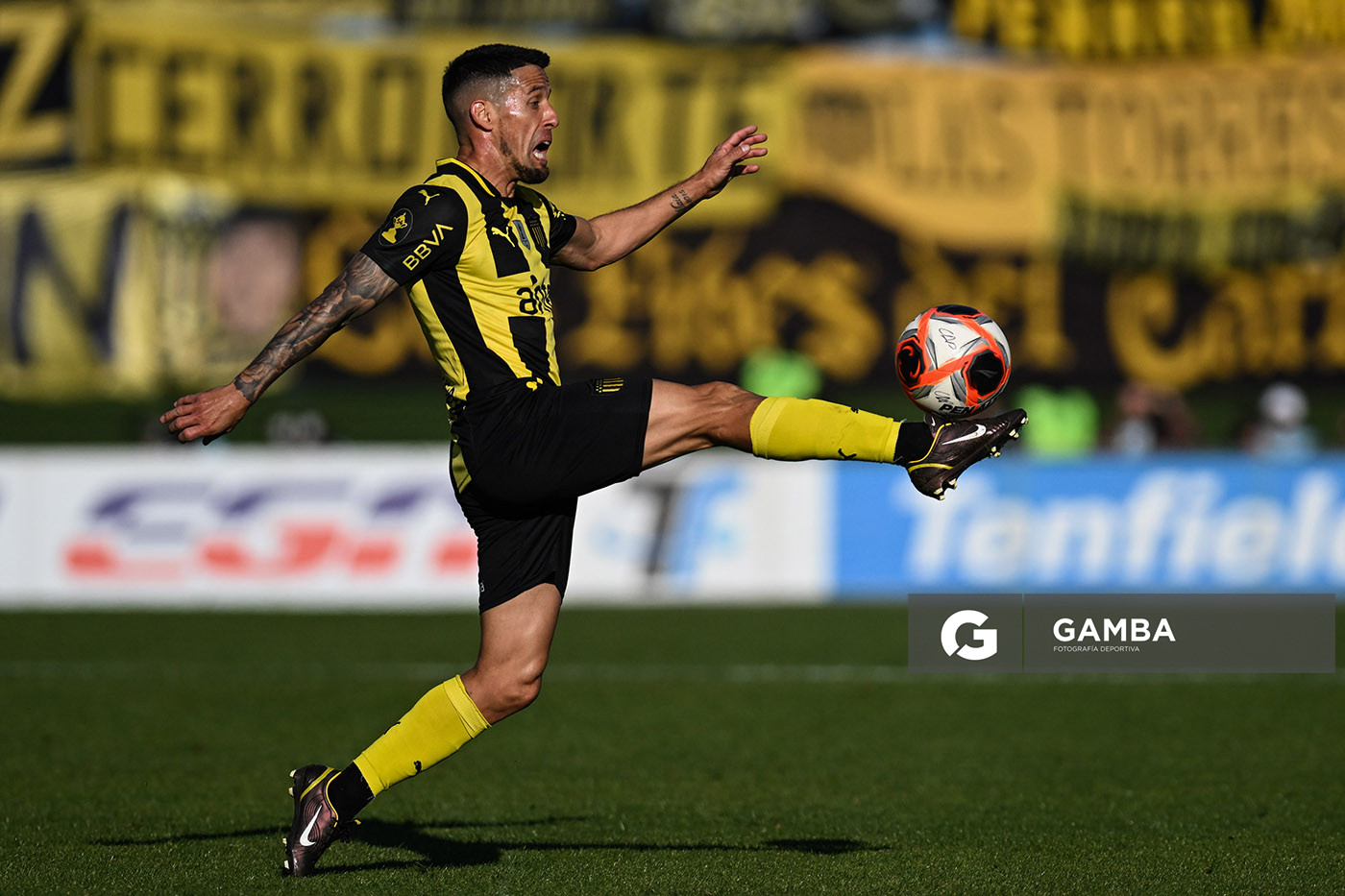 Javier Cabrera, de Peñarol. Torneo Intermedio. Estadio Centenario.