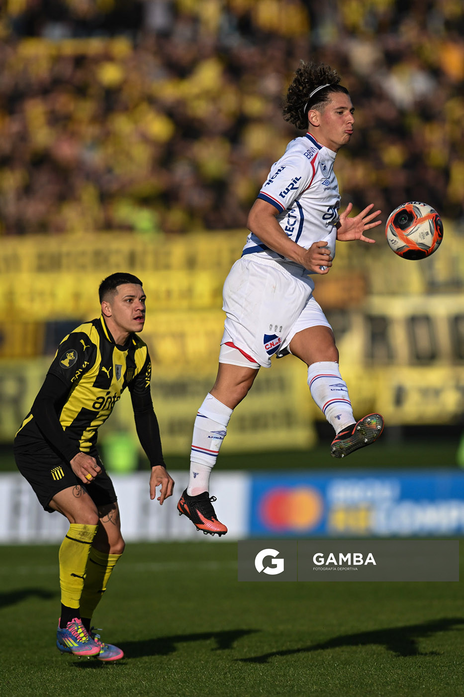 Luciano Boggio, de Nacional. Torneo Intermedio. Estadio Centenario.