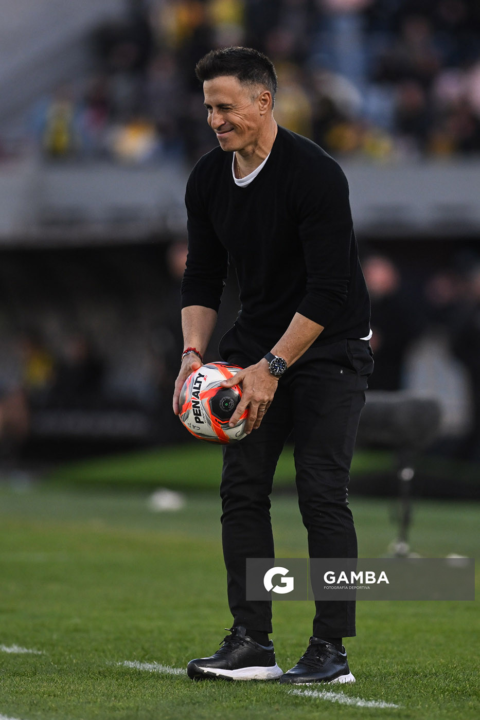 Pablo Peirano, director técnico de Nacional. Torneo Intermedio. Estadio Centenario.