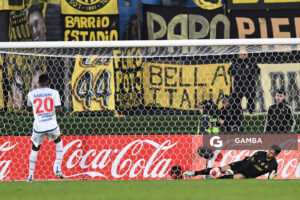 Martín Campaña, golero de Peñarol. Torneo Intermedio. Estadio Centenario.