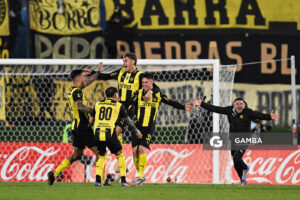 Peñarol Campeón. Torneo Intermedio. Estadio Centenario.