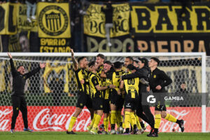 Peñarol Campeón. Torneo Intermedio. Estadio Centenario.