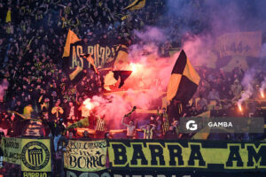 Hinchas de Peñarol. Torneo Intermedio. Estadio Centenario.