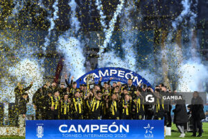 Peñarol Campeón. Torneo Intermedio. Estadio Centenario.