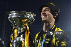 Maximiliano Silvera. Peñarol Campeón. Torneo Intermedio. Estadio Centenario.