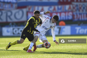 Gonzalo Petit, de Nacional. Torneo Intermedio. Estadio Centenario.