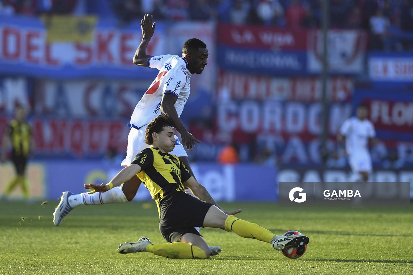 Nahuel Herrera, de Peñarol. Torneo Intermedio. Estadio Centenario.