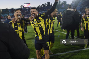 Maximiliano Silvera y Diego García. Peñarol Campeón. Torneo Intermedio. Estadio Centenario.