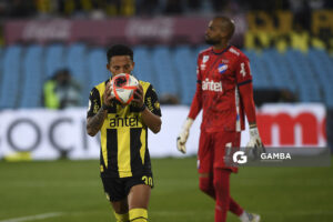 Stiven Muhlethaler, de Peñarol. Torneo Intermedio. Estadio Centenario.