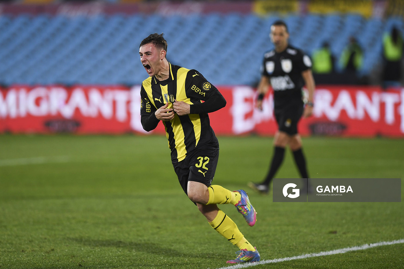 Leandro Umpiérrez, de Peñarol. Torneo Intermedio. Estadio Centenario.