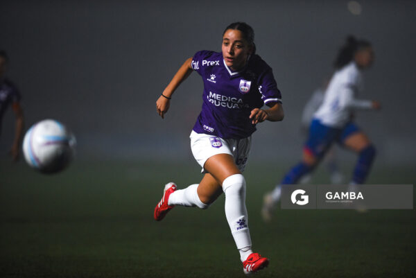 Milena Olivera, de Defensor Sporting. Campeonato Uruguayo de Fútbol Femenino. Complejo Rentistas.