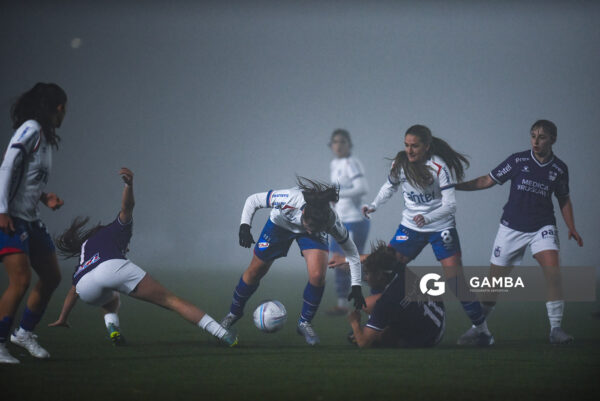 Julieta Melogño, de Nacional. Campeonato Uruguayo de Fútbol Femenino. Complejo Rentistas.
