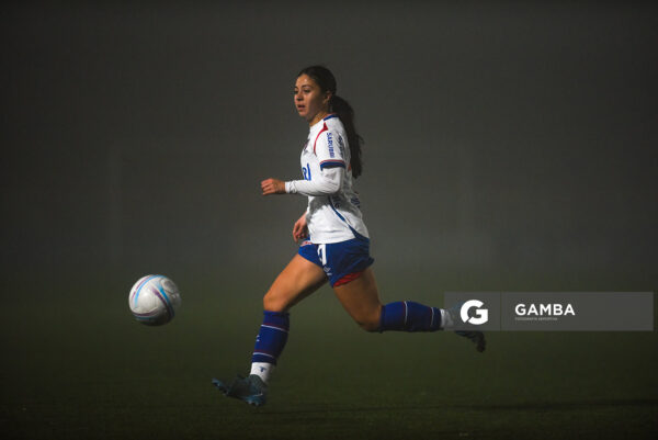 Alison Latua, de Nacional. Campeonato Uruguayo de Fútbol Femenino. Complejo Rentistas.