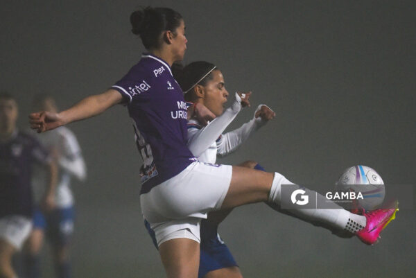 Ana Silva, de Defensor Sporting. Campeonato Uruguayo de Fútbol Femenino. Complejo Rentistas.