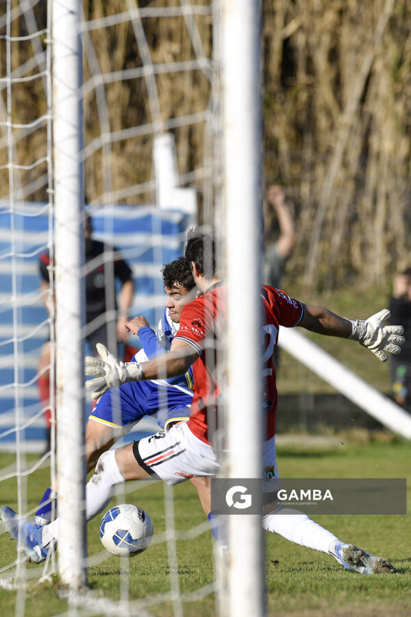 Facundo Suárez, de Libertad. 21ª Copa Nacional de Clubes. Estadio Álvaro Pérez.