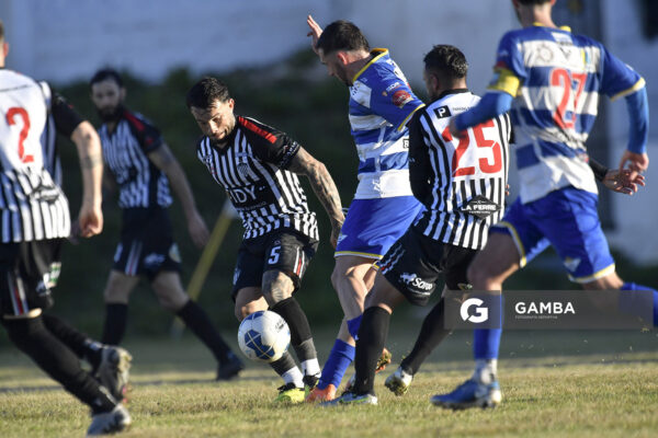 José Barreto, de Río Negro. 21ª Copa Nacional de Clubes. Estadio Álvaro Pérez.