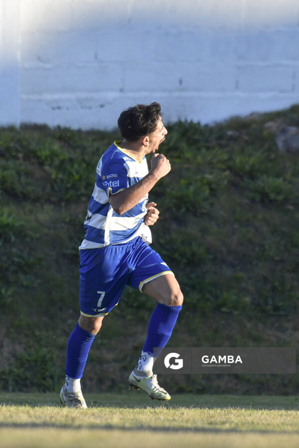 Matías Tábares, de Libertad. 21ª Copa Nacional de Clubes. Estadio Álvaro Pérez.