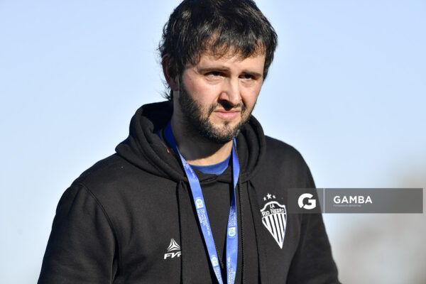 Joaquin Irazoqui, asistente técnico de Río Negro. 21ª Copa Nacional de Clubes. Estadio Álvaro Pérez.
