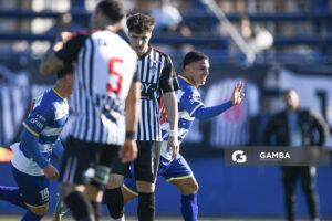 Alex Seijas, de Libertad. 21ª Copa Nacional de Clubes. Estadio Casto Martínez Laguarda.