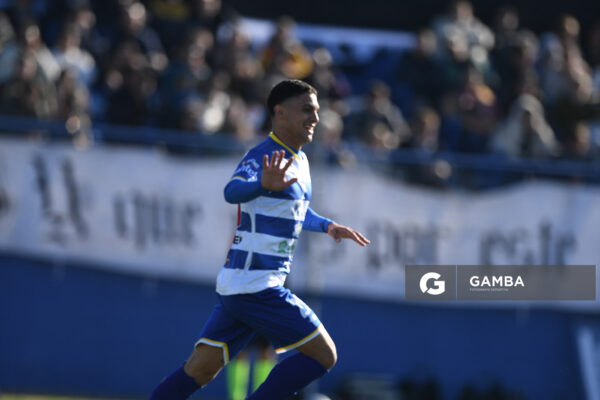 Alex Seijas, de Libertad. 21ª Copa Nacional de Clubes. Estadio Casto Martínez Laguarda.