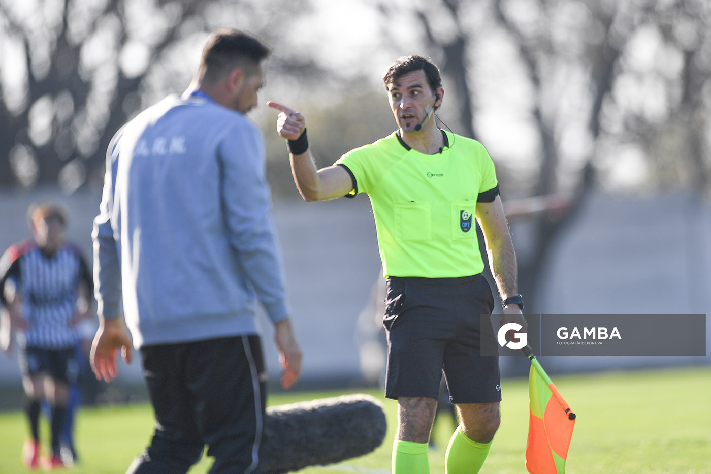 Sergio Bidondo, primer árbitro asistente. 21ª Copa Nacional de Clubes. Estadio Casto Martínez Laguarda.