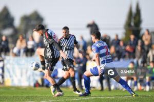 Christian Alba, de Río Negro. 21ª Copa Nacional de Clubes. Estadio Casto Martínez Laguarda.