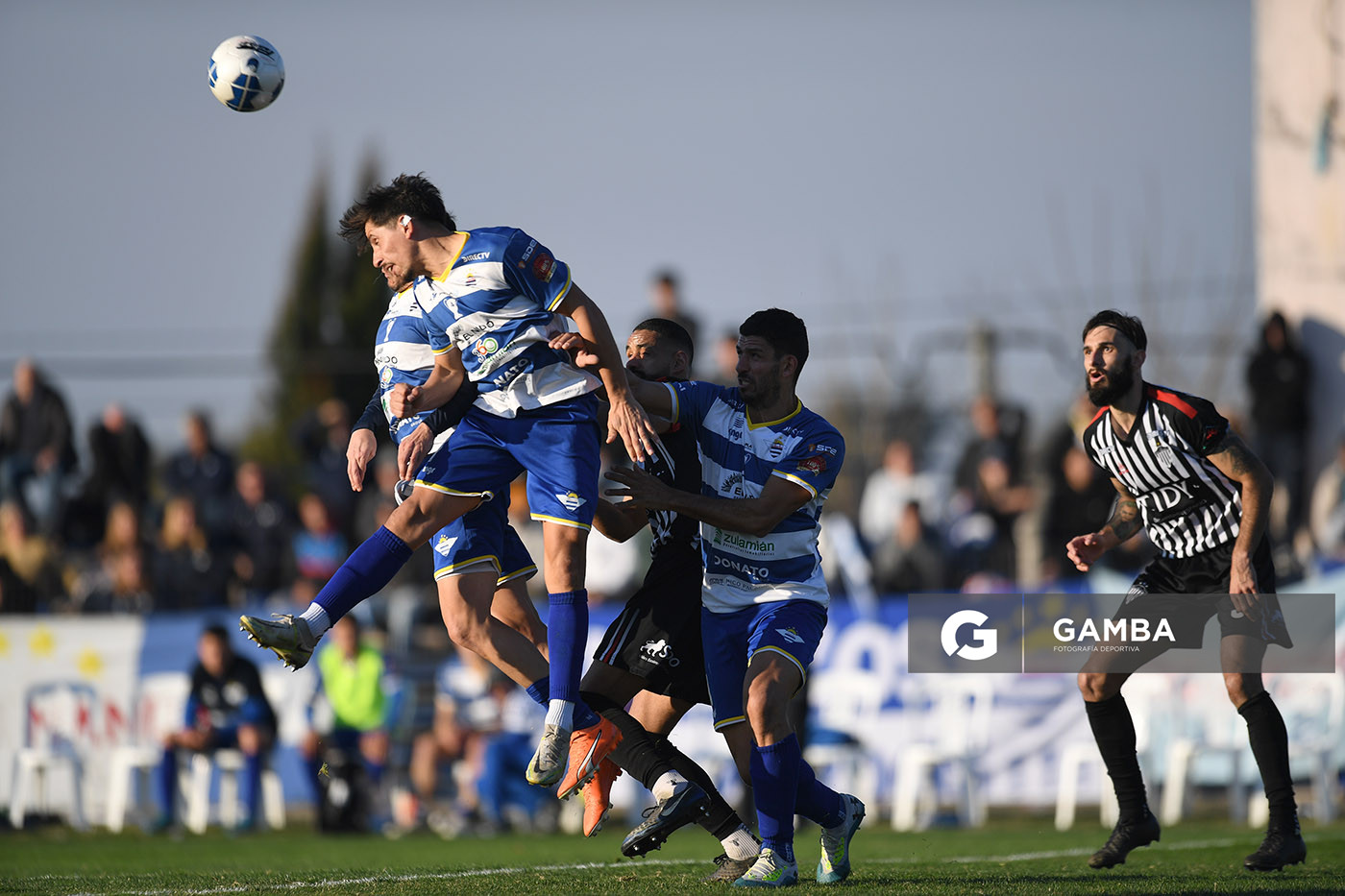 Matías Tábares, de Libertad. 21ª Copa Nacional de Clubes. Estadio Casto Martínez Laguarda.