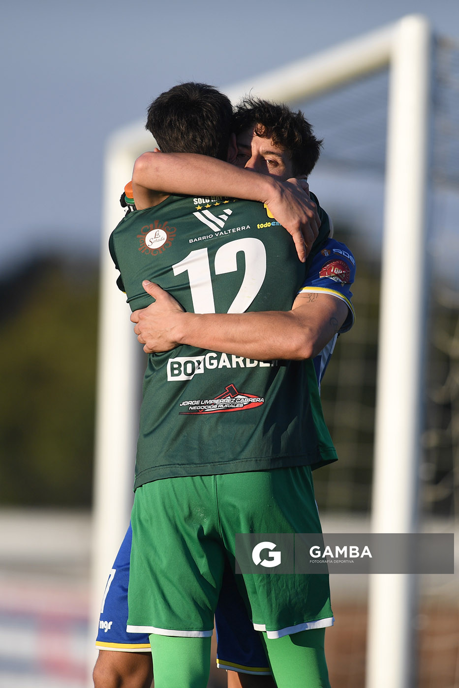Gastón Hernández y Matías Tábares, de Libertad. 21ª Copa Nacional de Clubes. Estadio Casto Martínez Laguarda.