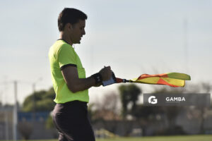 Sergio Bidondo, primer árbitro asistente. 21ª Copa Nacional de Clubes. Estadio Casto Martínez Laguarda.